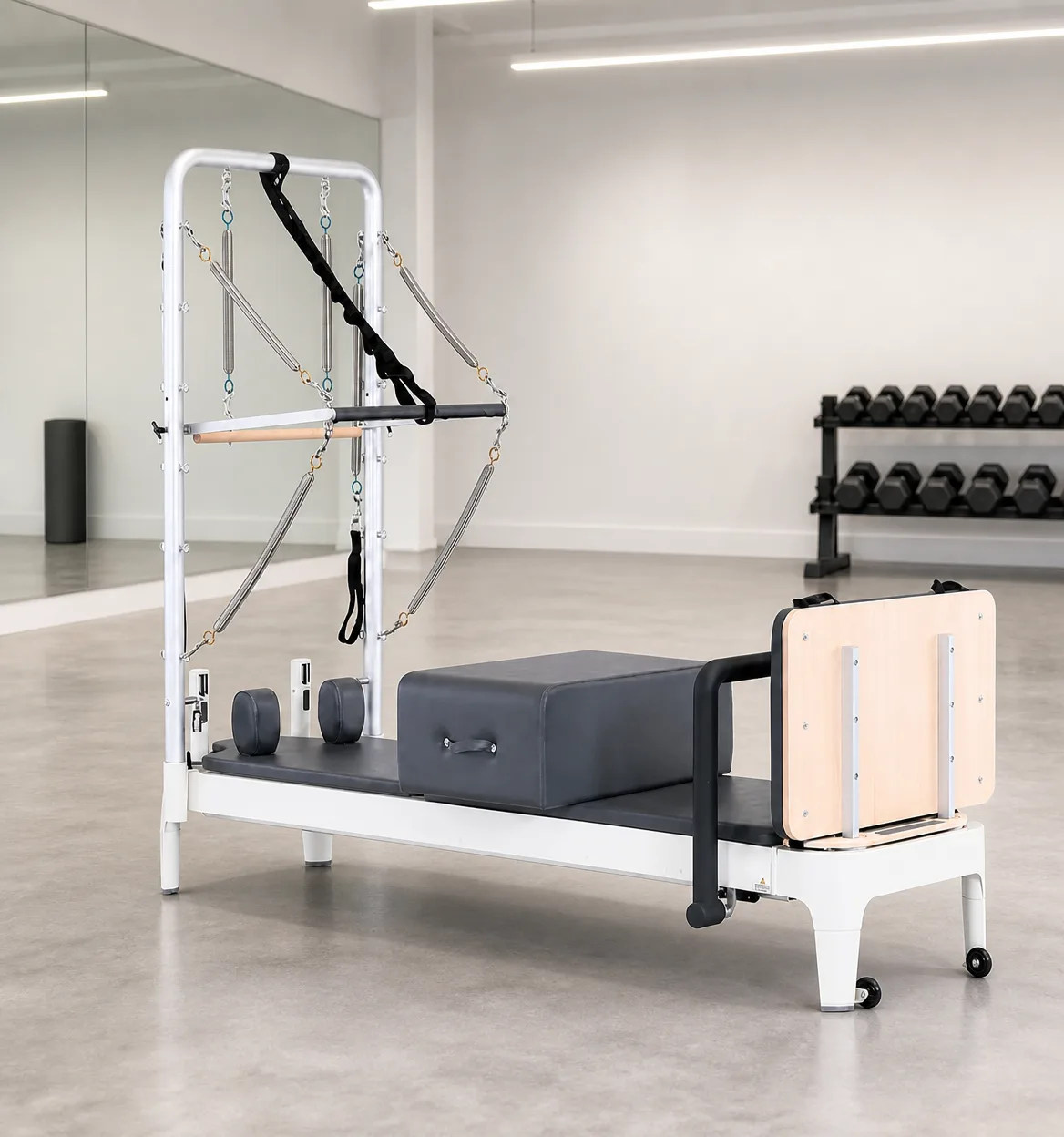 vimora reformer aluminum 2nd gen fixed track half tower 03.webp Vimora aluminum-frame fixed track Pilates reformer with half tower, for professional studio use