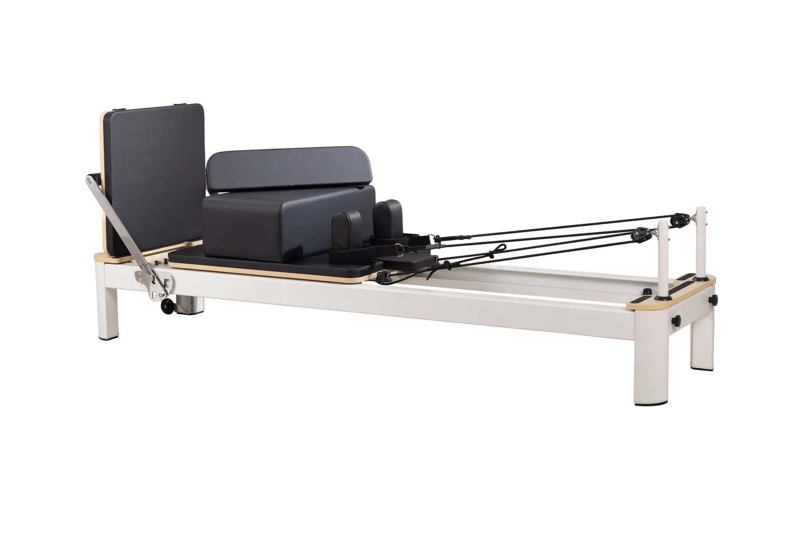 vimora reformer aluminum 4th gen white 03.webp Vimora aluminum-frame white Pilates reformer, for professional studio use