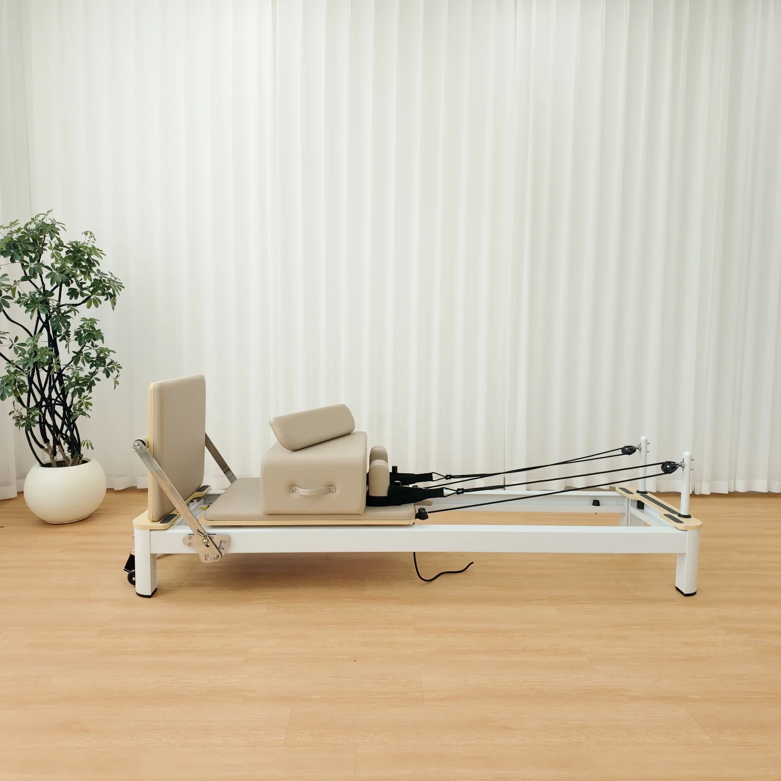 vimora reformer aluminum 4th gen white 21.webp Vimora aluminum-frame white Pilates reformer, for professional studio use