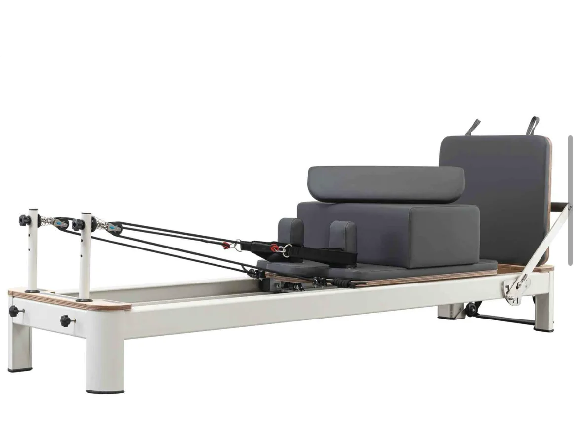 vimora reformer aluminum 4th gen white 43.webp Vimora aluminum-frame white Pilates reformer, for professional studio use